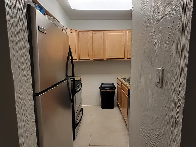 941 N Euclid Ave #226 — Photo 5