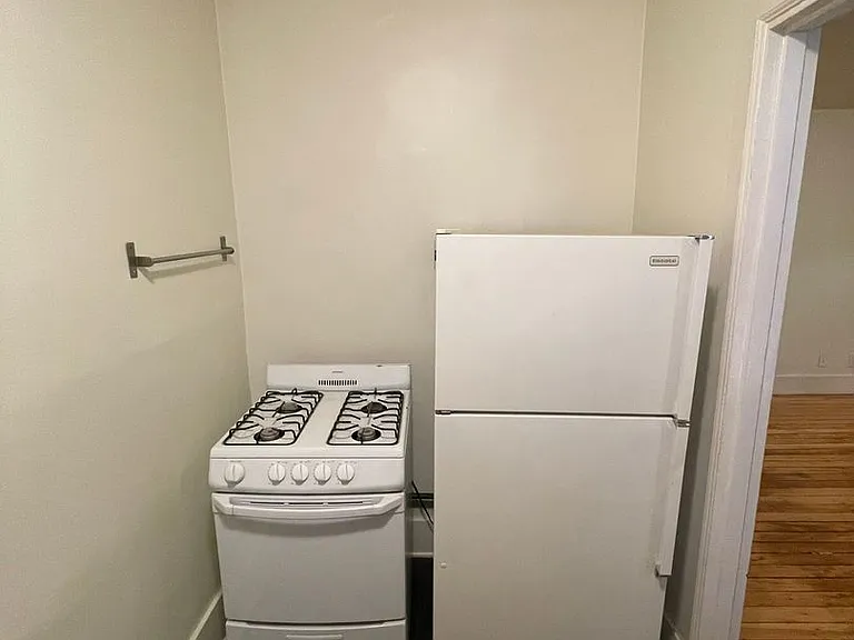 Chester Apartments — Photo 3