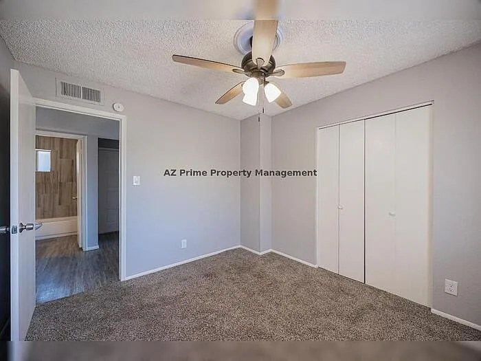 4704 S La Rosa Dr — Photo 22