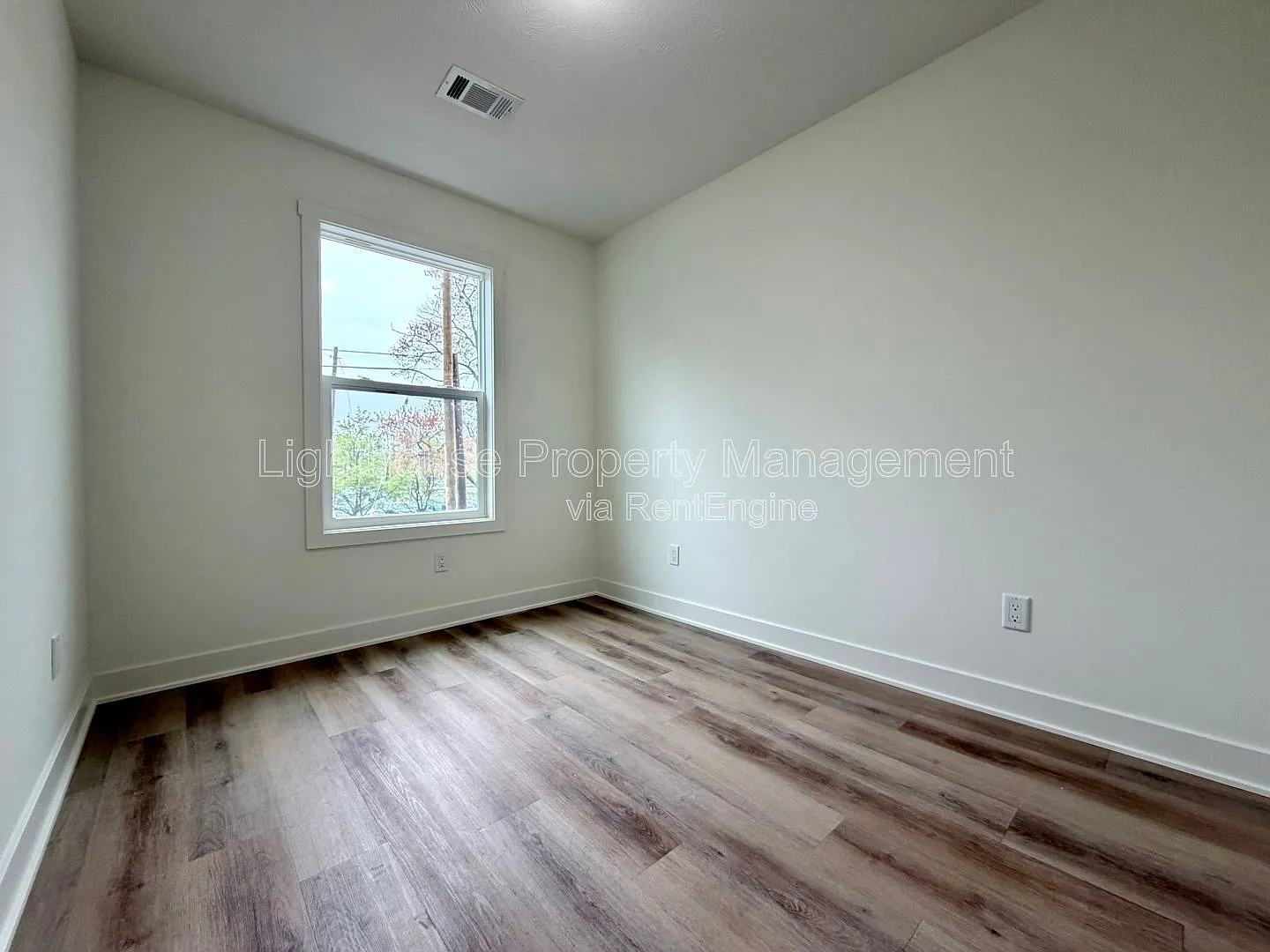 3 bed, 3.0 bath, 1279 sqft, $1,450 — Photo 4