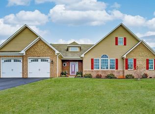 185 Freedom Ln, Wirtz, VA 24184