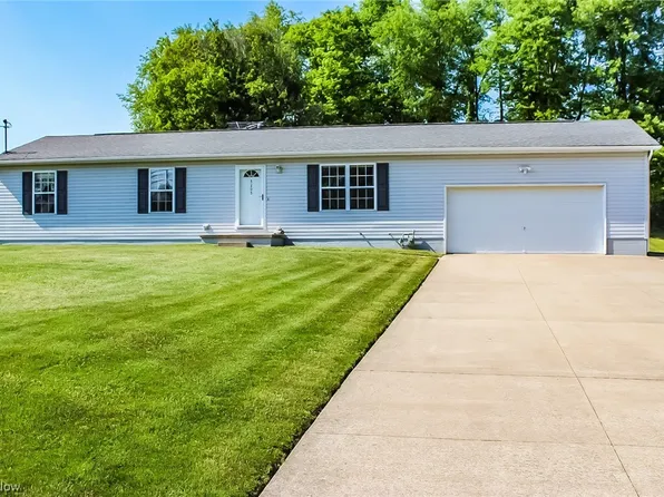 3203 Sanitarium Rd, Akron, OH 44312