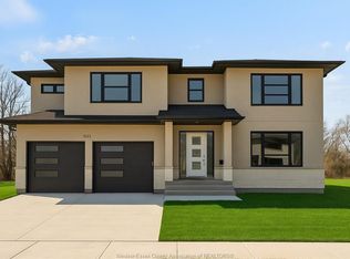 2556 Mayfair Ave S, Lasalle, ON N9J 0E5