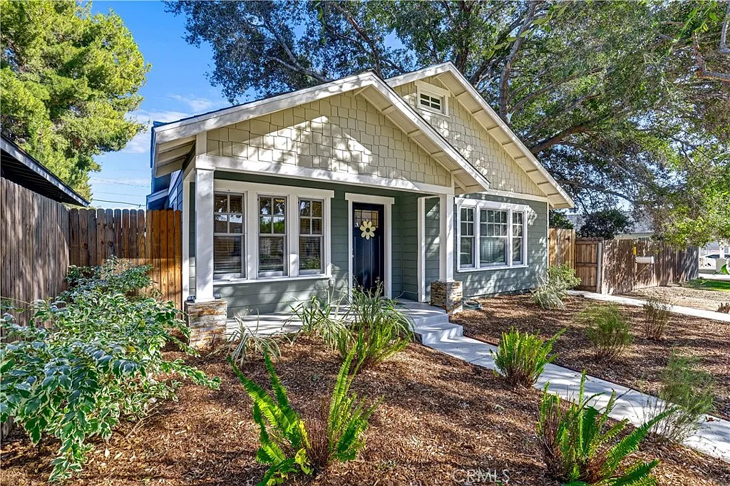 3 bed, 1100 sqft, $3,990 — Photo 4