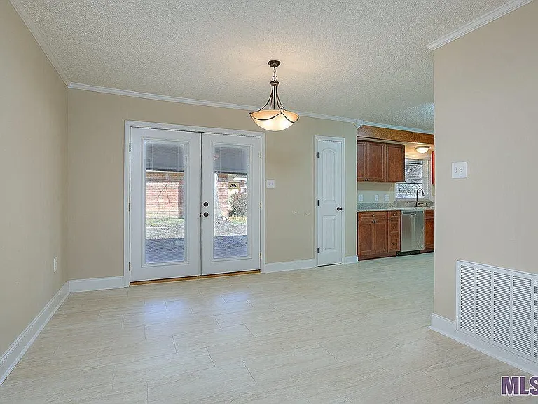 15921 McNeil Ave — Photo 3