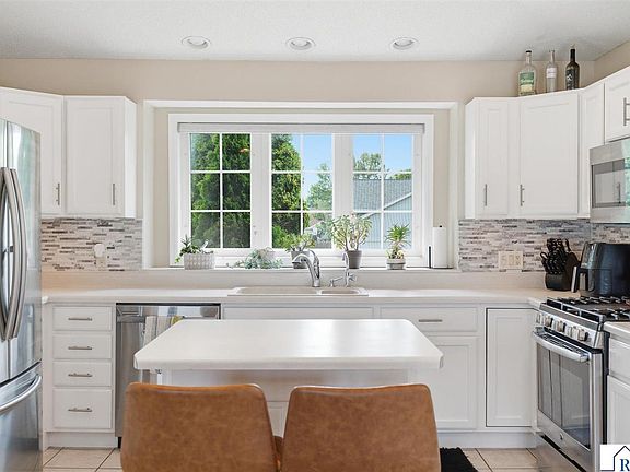 2nd image of 653 Grayhawk Dr