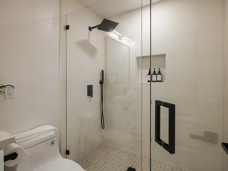 24262 Lysanda Dr — Photo 32