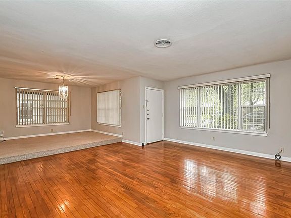 3rd image of 1831 De Milo Dr