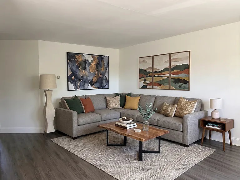 Parkside Manor Apartments — Photo 37