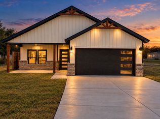 5431 Arrowhead Dr, Granbury, TX 76048