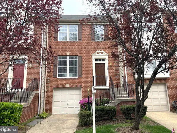2035 Madrillon Springs Ct, Vienna, VA 22182
