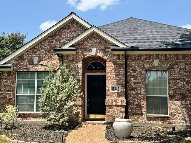 11342 Mansfield Dr — Photo 1