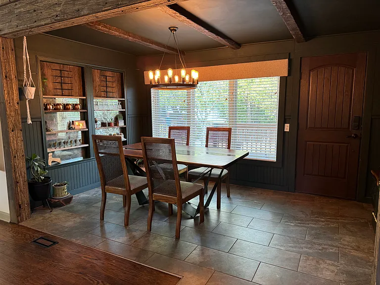 7602 Corby Cir — Photo 15