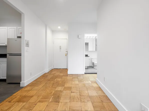 213 East 37th Street image 5 of 13