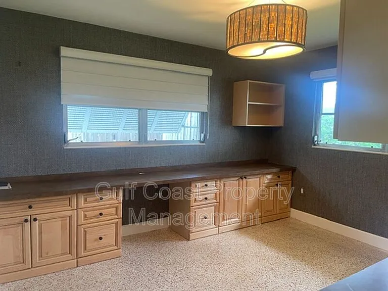 2253 Valencia Dr — Photo 37