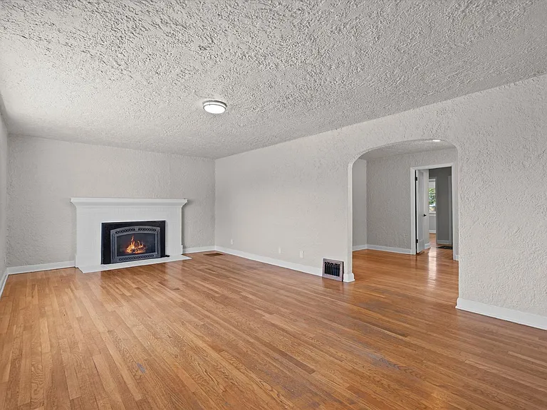 1117 Codel Way — Photo 4