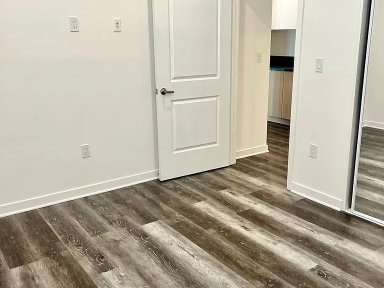 14333 Sylvan St — Photo 31
