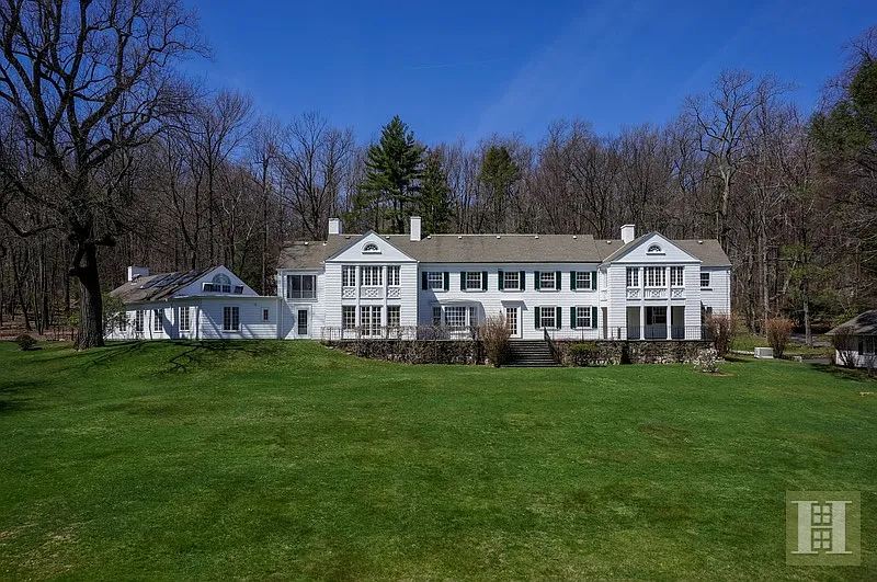 80 Mountain Ave photo 1