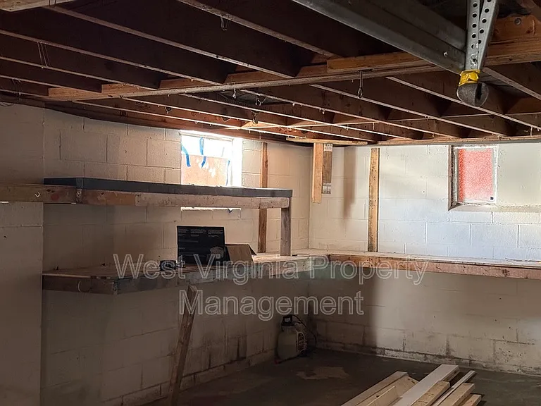 309 E Prince St — Photo 27