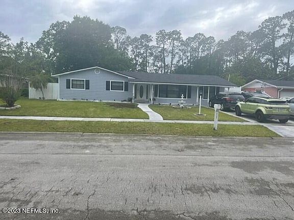 2nd image of 4702 GLORIANNE Circle E