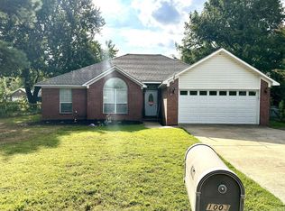 1003 N Cypress St, Beebe, AR 72012