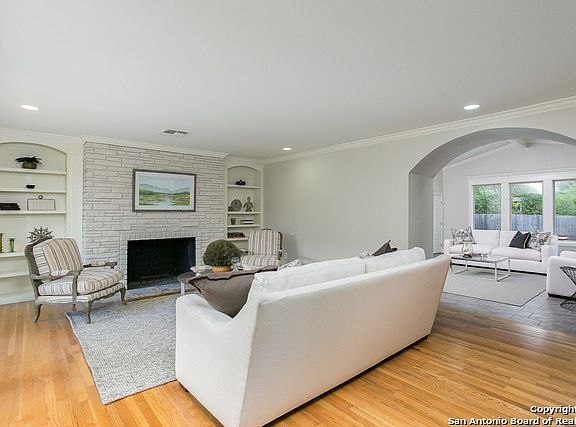4th image of 705 Canterbury Hill St