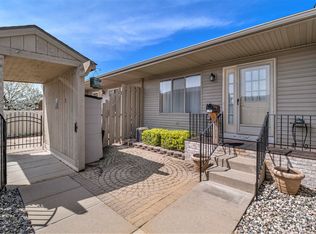 61960 Arlington Cir UNIT 2, South Lyon, MI 48178