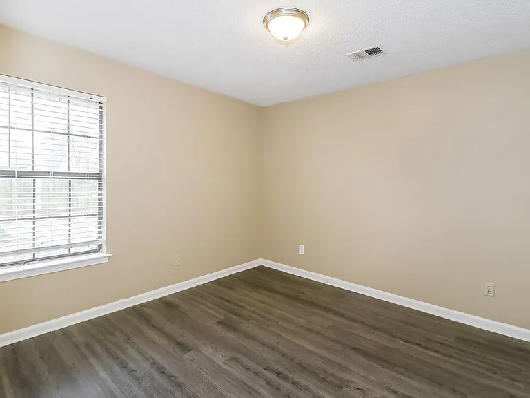 6659 Valerie Dr — Photo 13