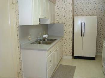5th image of 372 E Gregson Ave