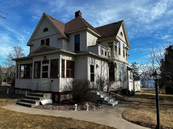 4736 London Rd #2, Duluth, MN 55804