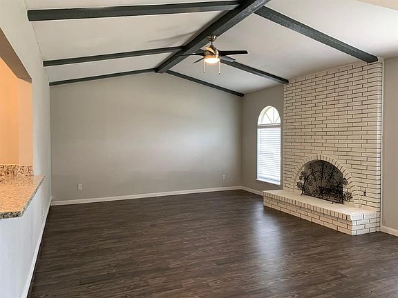 3rd image of 1413 Cherry Hill Ln