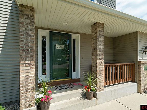3rd image of 408 Pebble Ct