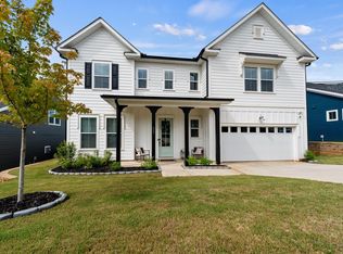 904 Novelty Dr, Greer, SC 29651