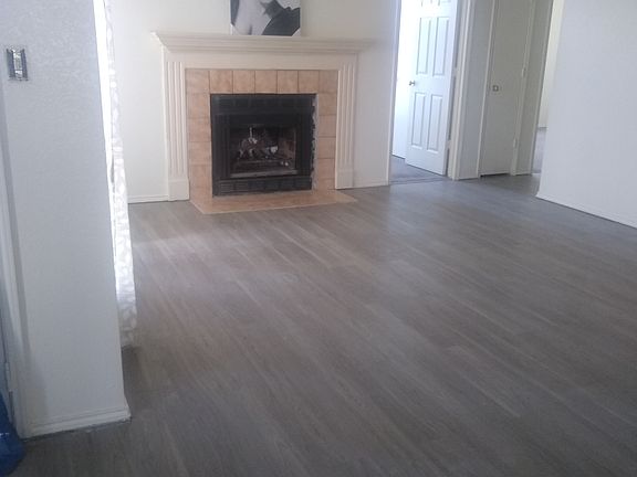 4th image of 806 Cornfield Dr
