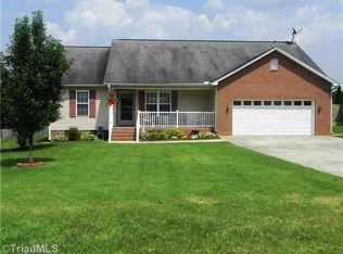 112 Winchester Ct, Trinity, NC 27370