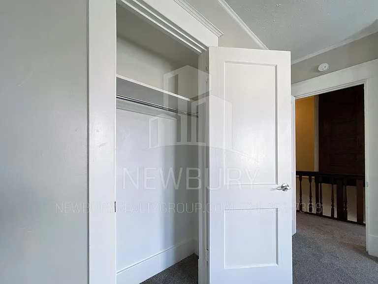 303-317 Wilson Ave — Photo 40