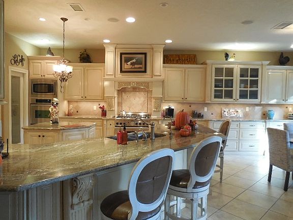 5th image of 1414 N Circle Diamond Dr