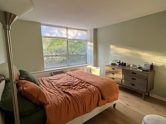 5th image of 70 W Burton Pl APT 408