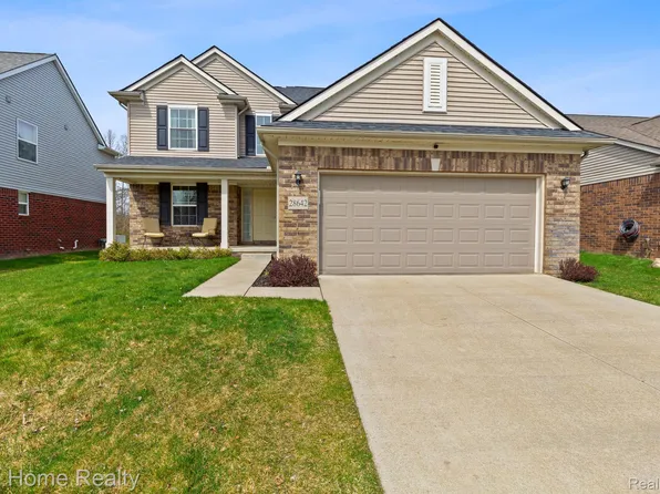 28642 Oakmonte Cir, New Hudson, MI 48165