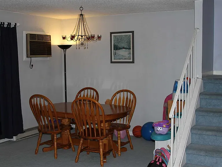 3 bed, 1.5 bath, 1260 sqft, $3,500 — Photo 4