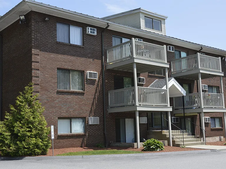 33 Andrew St #20 — Photo 1