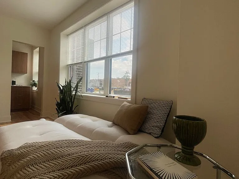 Sterling Apartments — Photo 21