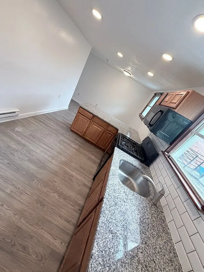 1 bed, 1.0 bath, 600 sqft, $1,414 — Photo 3