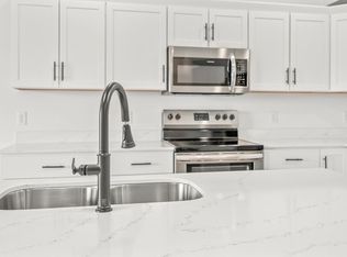 408 Fast Ln #3, Cedar Falls, IA 50613