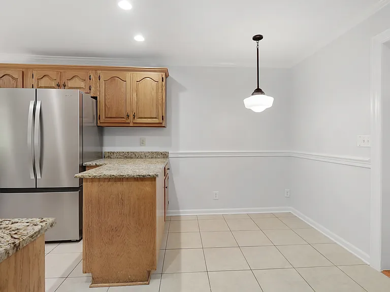 182 Weaver St — Photo 13