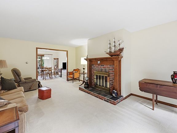2nd image of 3 Castle Hill Rd #E