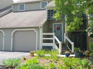 2001 Meadow Gln, Wyomissing, PA 19610