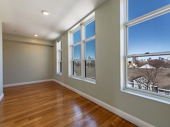 5th image of 299 Dudley St