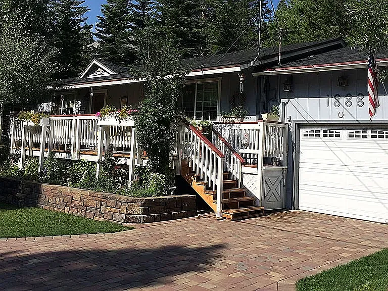 2 bed, 1.5 bath, 1177 sqft, $2,950 — Photo 2