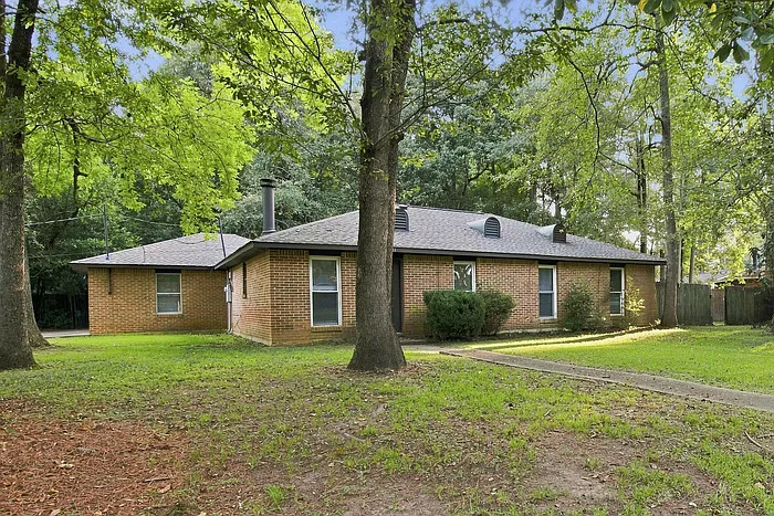 6201 Dalford Dr — Photo 2